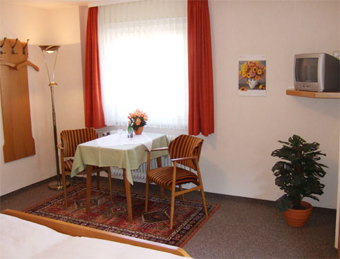 Ein Zimmer im Gästehaus Wiesengrund